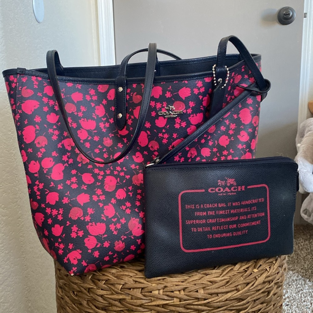 COACH Prairie Callico Reversible Tote - Navy/ Pink
